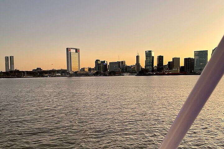 Passeio de barco ao entardecer pelo Rio da Prata em Buenos Aires